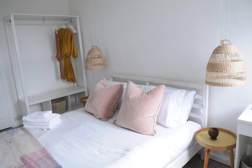 Light Filled Mid- Century 3 Bed Cottage In Dulwich London Bagian luar foto